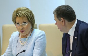 Спикер СФ Валентина Матвиенко и вице-спикер СФ Евгений Бушмин.