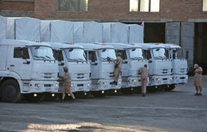 Вторая партия гуманитарного конвоя прибыла на границу с Украиной
