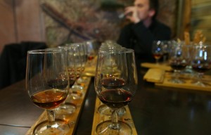 Дегустация крымских вин на винодельческом заводе Массандра