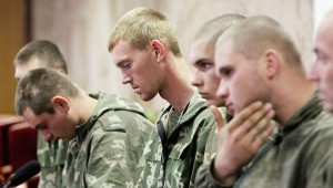 СНБО - задержанные российские десантники доставлены в киевский СИЗО