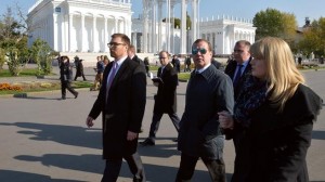 Дмитрий Медведев осмотрел территорию ВДНХ после реконструкции