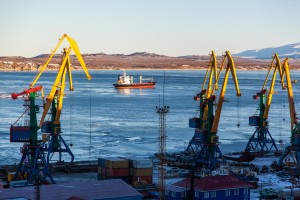 Сухогруз «Горнозаводск» в акватории Анадырского лимана