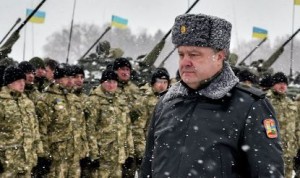 Порошенко заманивает новобранцев обещаниями "больших денег"