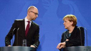 Молчание Берлина - знак согласия Меркель  с неофашистскими заявлениями Яценюка