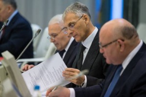 Хорошавин сокращает расходы правительства Сахалинской области