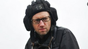 Арсений Яценюк не собирается  выполнять минские договоренности