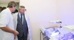 Василий Голубев посетил роддом