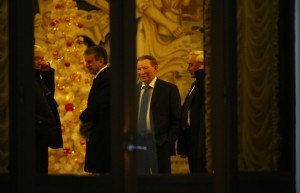 Порошенко срывает мирные переговоры не предоставляя полномочий своим посланцам