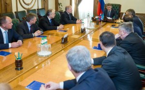 ВРИО Губернатора Олег Кожемяко обсудил вопросы развития Сахалинской области с депутатами ГД РФ