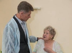 Олег Кожемяко посетил островные клиники