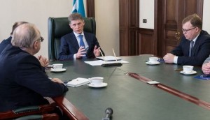 Глава Сахалинской области Олег Кожемяко потребовал прекратить практику неконтролируемой раздачи денег