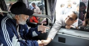 Новости с Кубы: Не дождетесь - Фидель Кастро снова вышел в свет