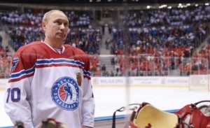 Ночная хоккейная лига - В хоккей играют настоящие мужчины: Путин забил две шайбы в ворота противника