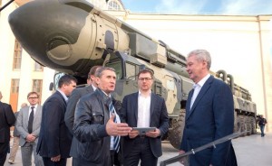 Выставка "Образцов военной техники" на ВДНХ