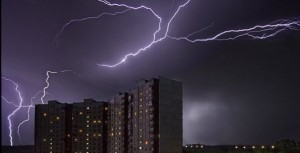 Столица России атакована небесным электричеством: На Москву обрушились миллионы разрядов молний