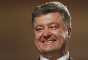 СМИ Великобритании: Политическая проституция сделала Порошенко в 7 раз богаче