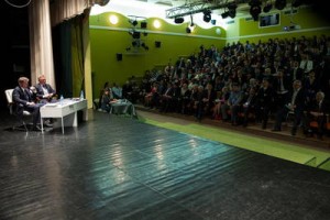 Новости островного региона: Южносахалинцы с пристрастием допросили руководство Сахалина