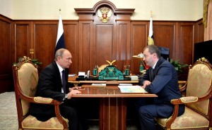 Президент России Владимир Путин и губернатор Чукотки Роман Копин