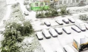 Погодные аномалии становятся не редкостью: Воркуту засыпало снегом 