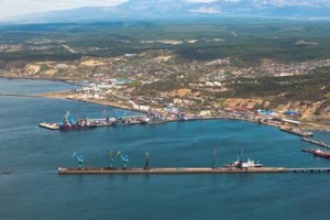 Глава островного региона Олег Кожемяко поручил обеспечить подход к морю для жителей портового Корсакова