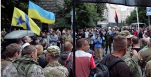 Бандеровская группировка "Правый сектор" покидает Донбасс и двинулся на Киев