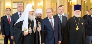 Владимир Путин посетил храм Святого Равноапостольного Князя Владимира