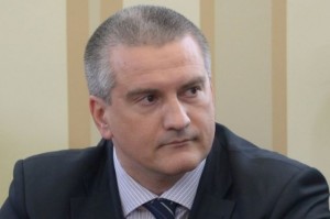 Новости крымских властей: Сергей Аксенов не торопится увольнять подозреваемого в преступлении коллегу