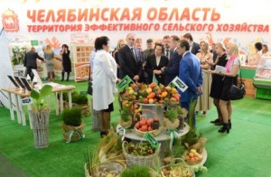 Глава Южного Урала Борис Дубровский посетил агропромышленную выставку в Ханты-Мансийске