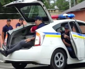 Михаил Саакашвили попался в багажнике полицейской машины