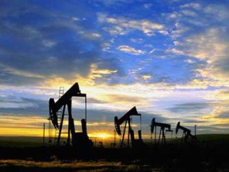 Добычу нефти необходимо срочно снижать