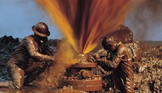 Нефть рвётся в разные направления...