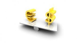 Евро подрос по отношению к доллару.