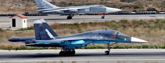 Су-35 и Су-24 в парном вылете на боевое задание.