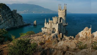 "Ласточкино гнездо" снова в России.