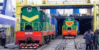 Украинская железная дорога уничтожается Яценюком.