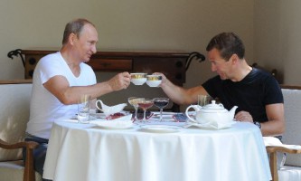 Владимир Путин и Дмитрий Медведев в Сочи