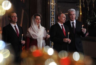 Дмитрий Медведев с супругой, Владимир Путин и Сергей Собянин