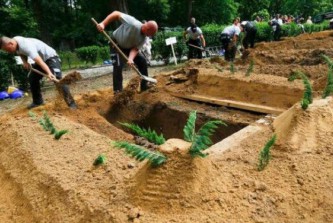 Копание могил на скорость...