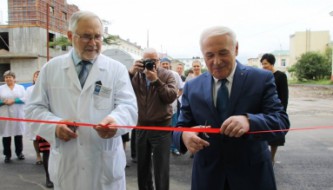 Губернатор Владимир Печеный на открытии диагностического центра
