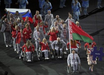 Российский флаг несет сборная Белоруссии