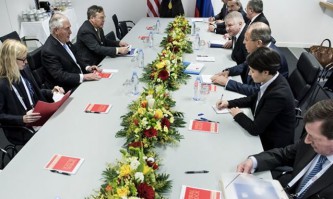 Сергей Лавров и Рекс Тиллерсон впервые встретились в новом качестве