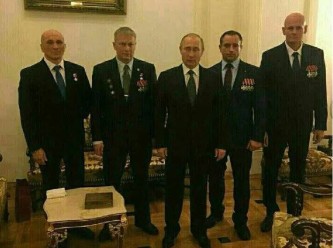 Владимир Путин и бойцы группы Вагнера