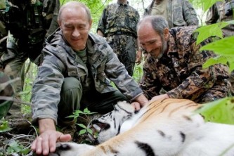 Владимир Путин и тигр Кузя
