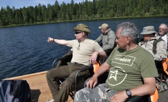 Владимир Путин на рыбалке в Южной Сибири